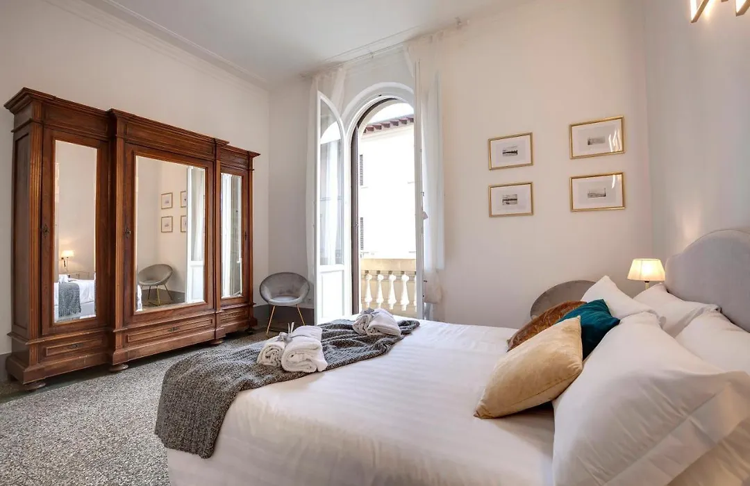 Magenta Apartment By Mamo Florence-1